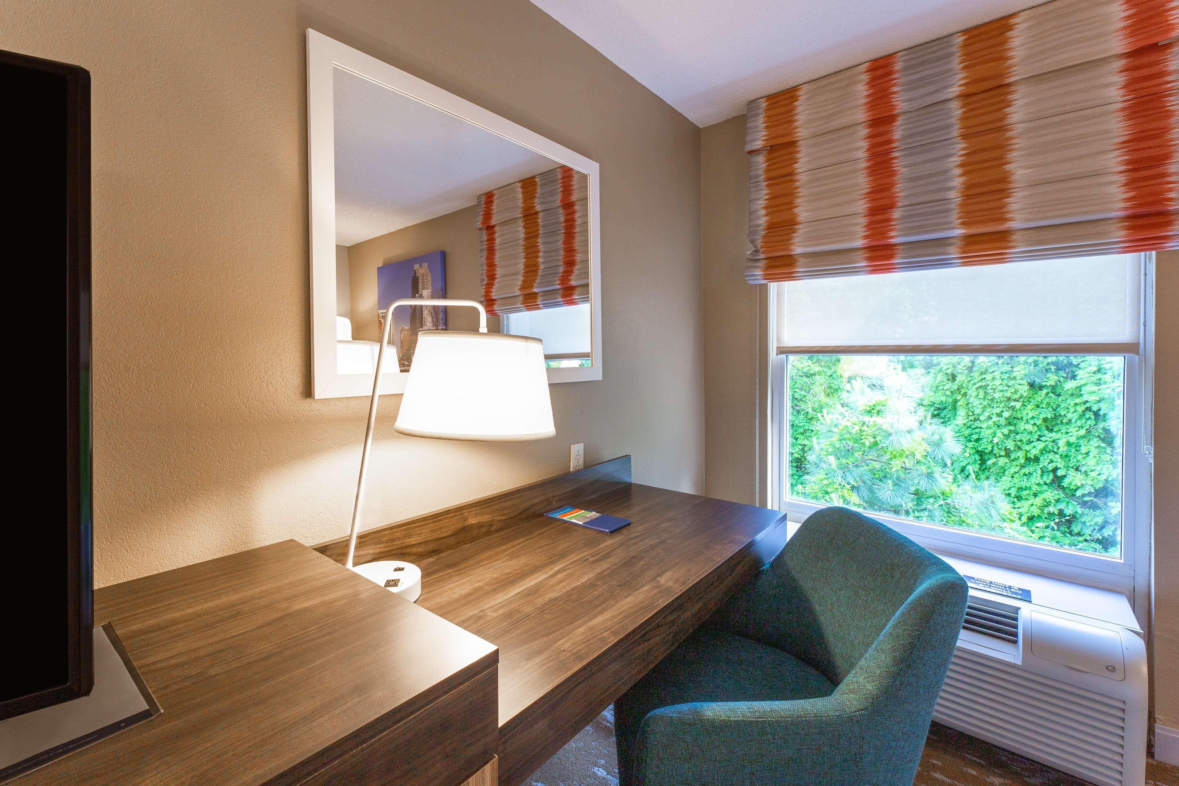Hampton Inn & Suites Raleigh Cary Lenovo Center Esterno foto