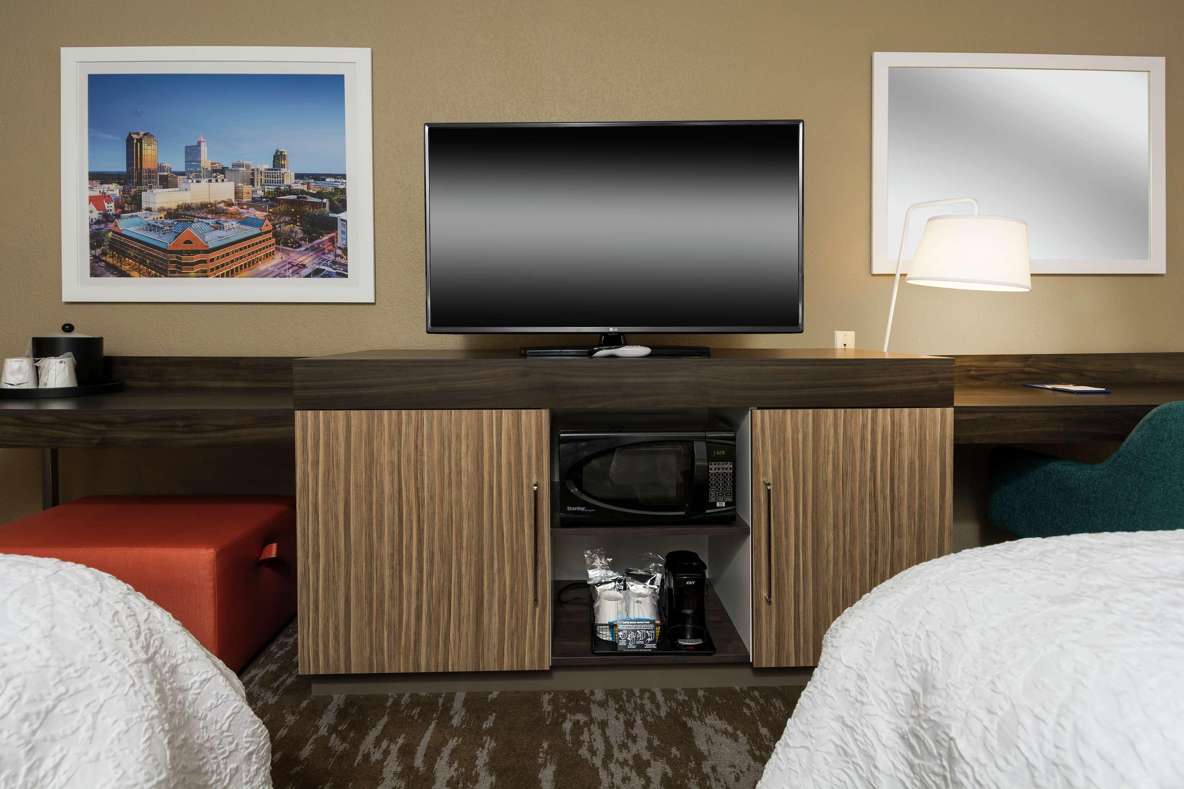 Hampton Inn & Suites Raleigh Cary Lenovo Center Esterno foto
