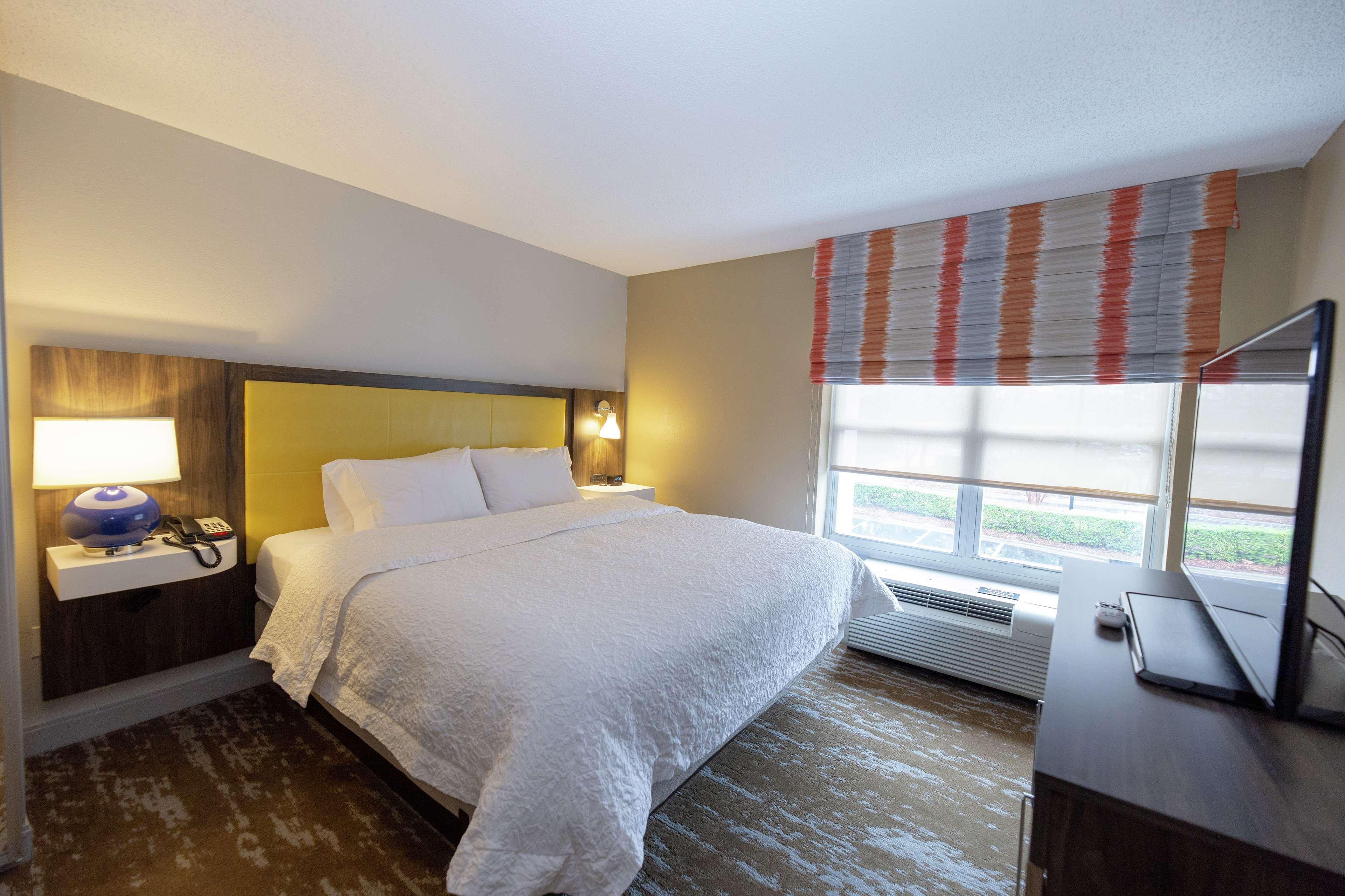 Hampton Inn & Suites Raleigh Cary Lenovo Center Esterno foto