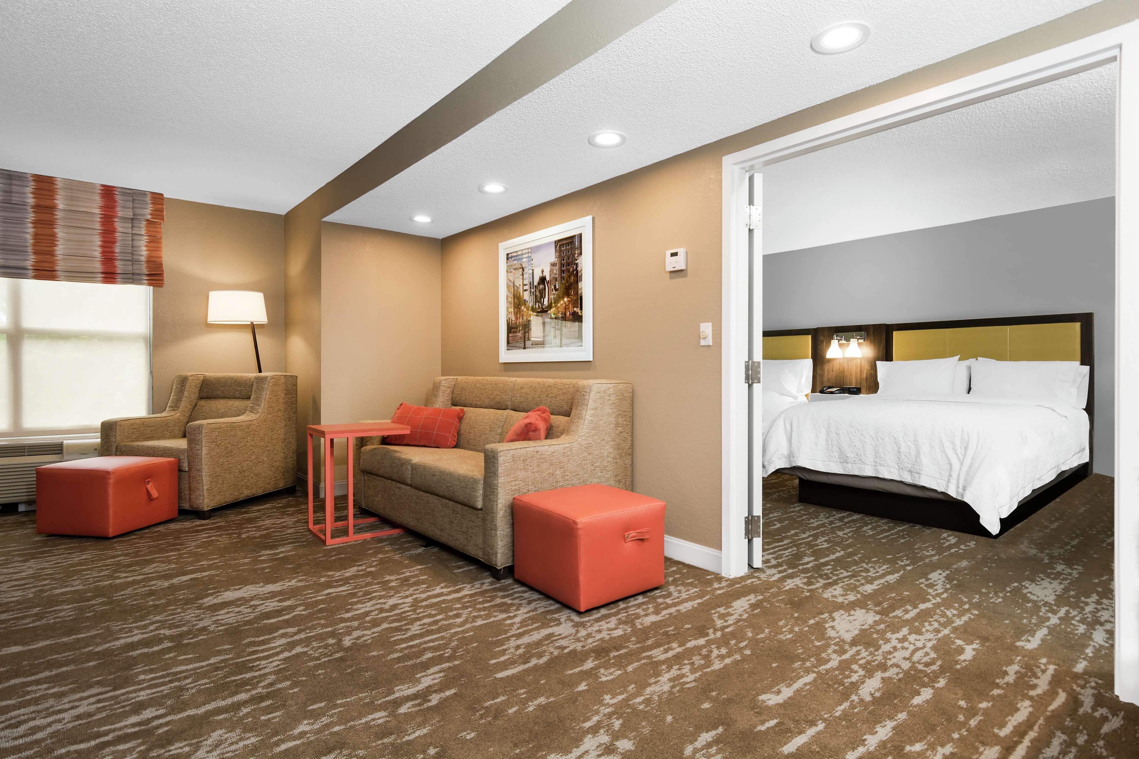 Hampton Inn & Suites Raleigh Cary Lenovo Center Esterno foto