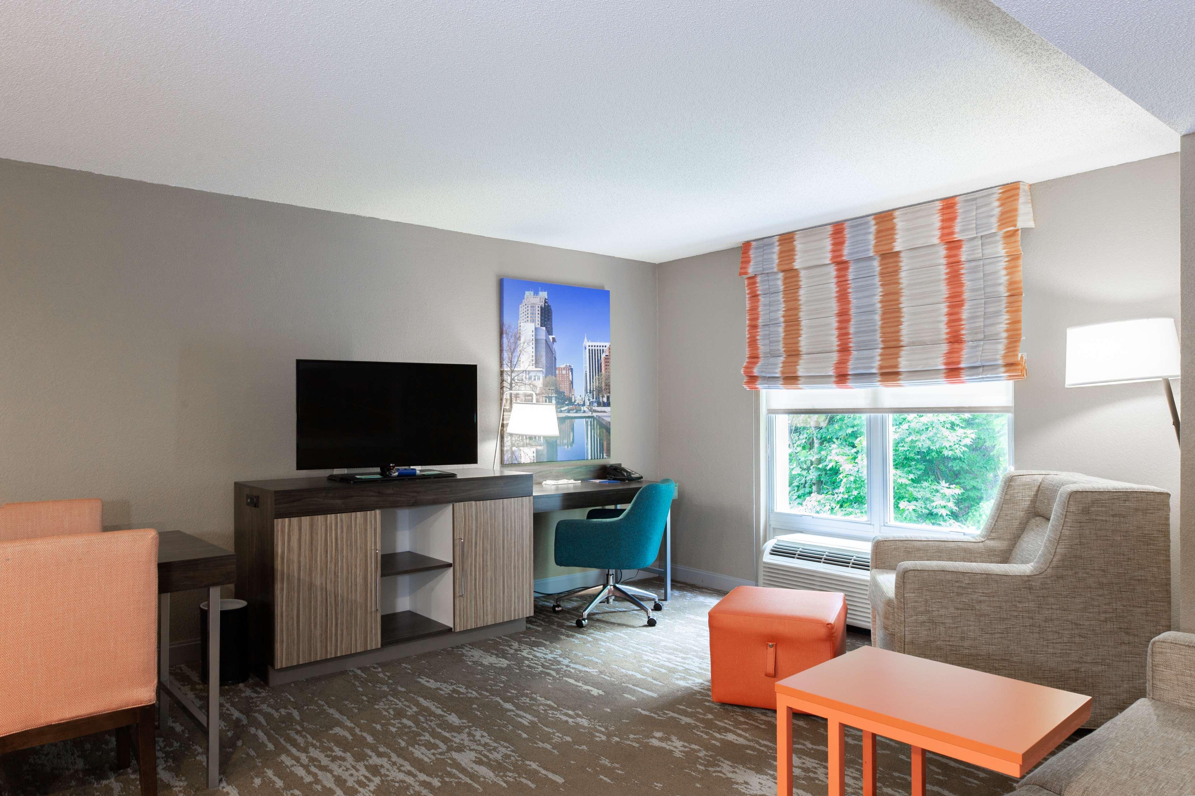 Hampton Inn & Suites Raleigh Cary Lenovo Center Esterno foto
