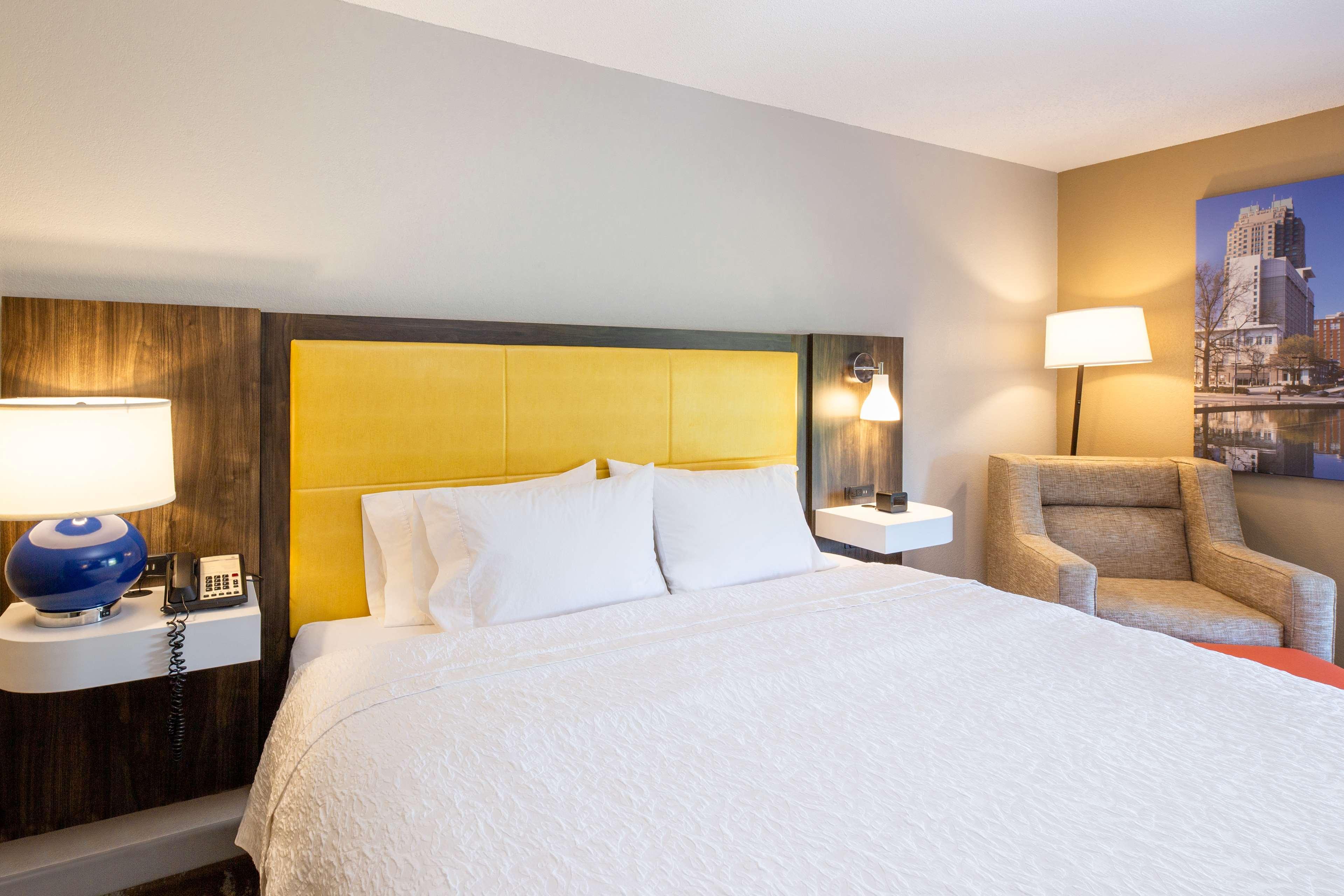 Hampton Inn & Suites Raleigh Cary Lenovo Center Esterno foto