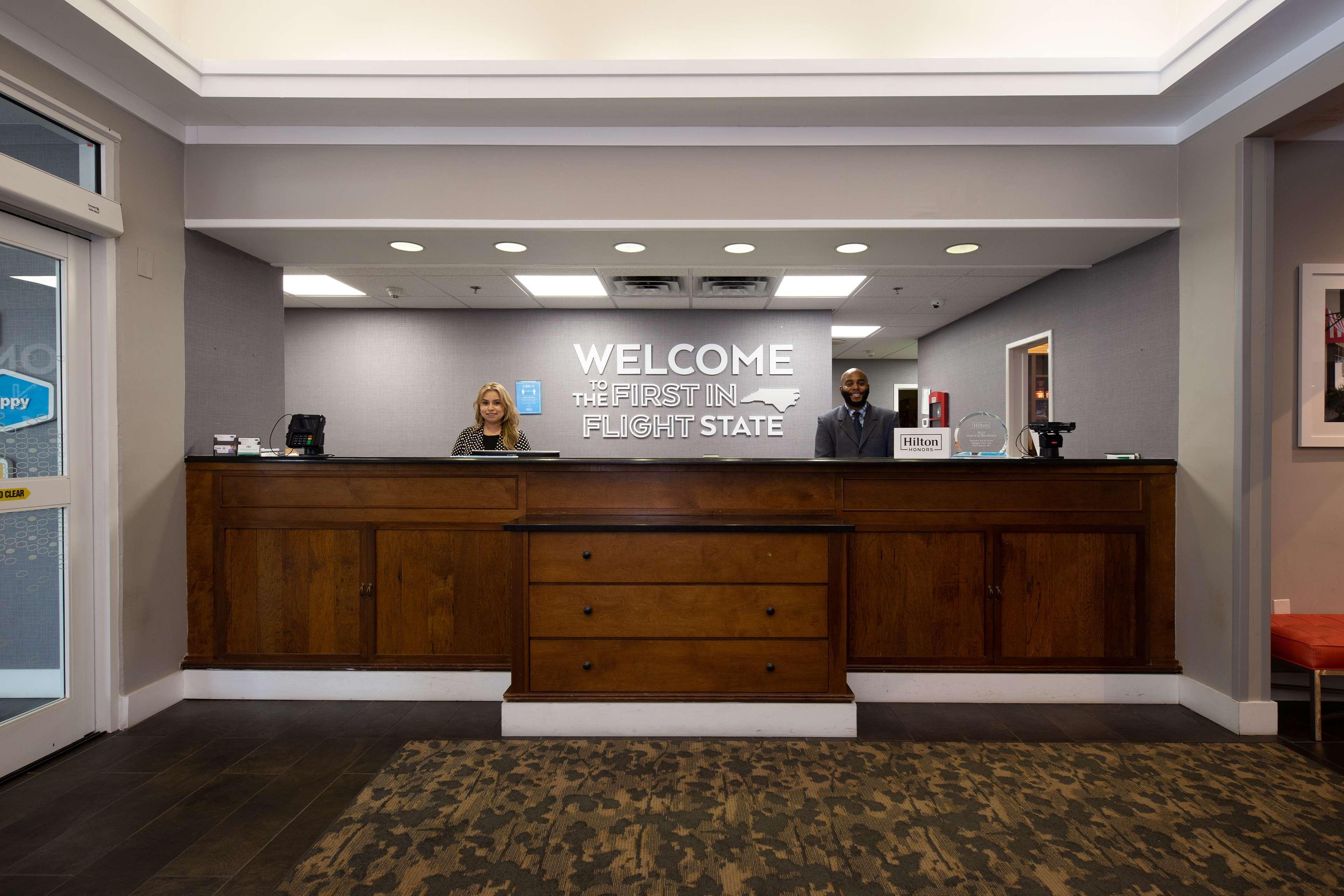 Hampton Inn & Suites Raleigh Cary Lenovo Center Esterno foto