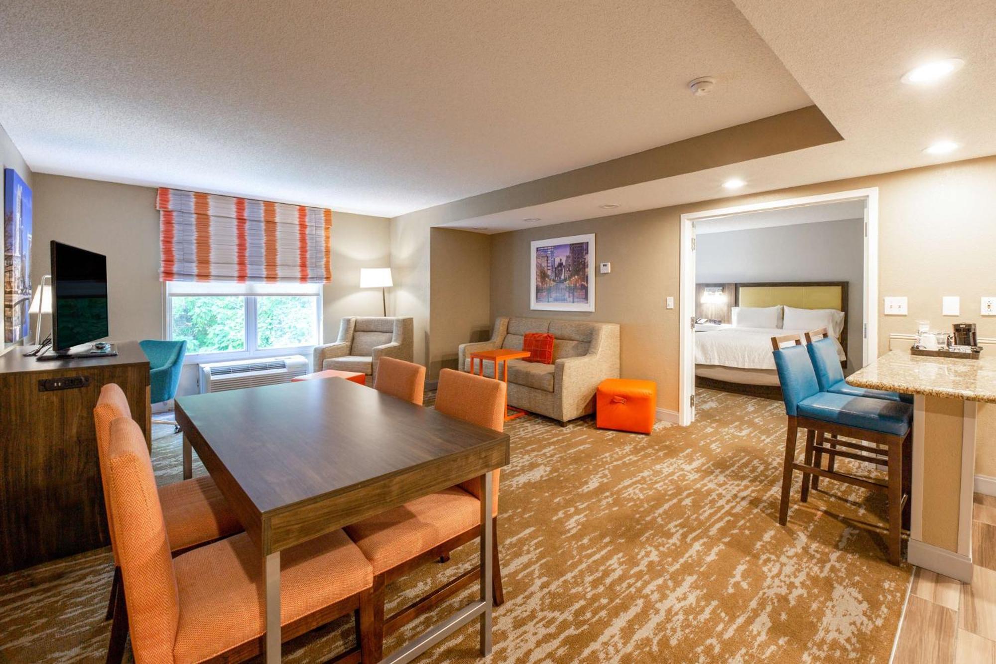 Hampton Inn & Suites Raleigh Cary Lenovo Center Esterno foto