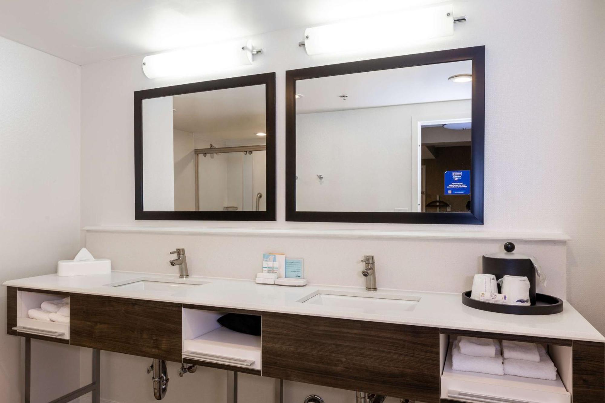 Hampton Inn & Suites Raleigh Cary Lenovo Center Esterno foto